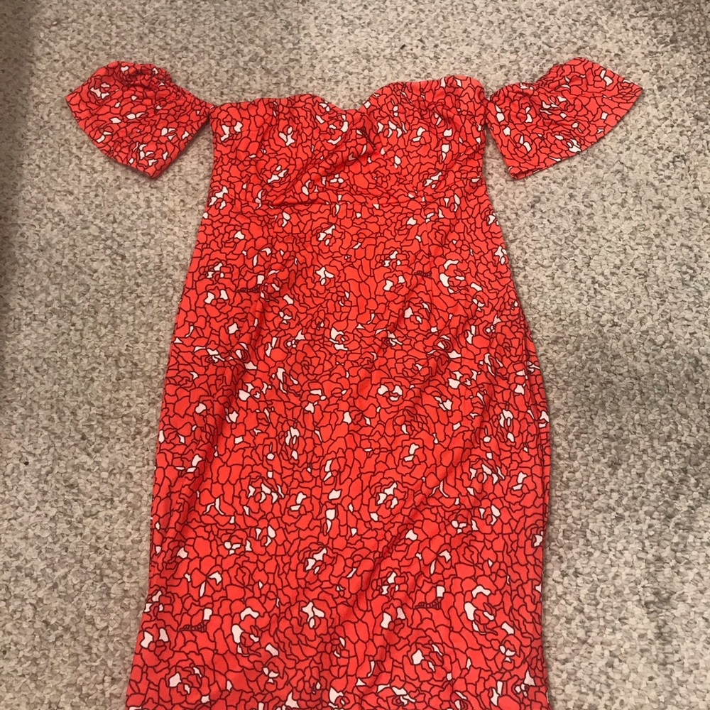 Dresses - Picture 7 of 8